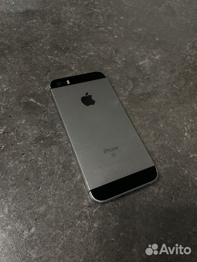 iPhone SE, 32 ГБ