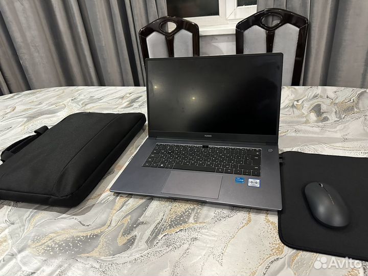 Ноутбук huawei MateBook D15 i3-1115G4/8 гб/256 гб