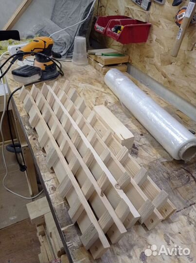 Вешалка из сосны