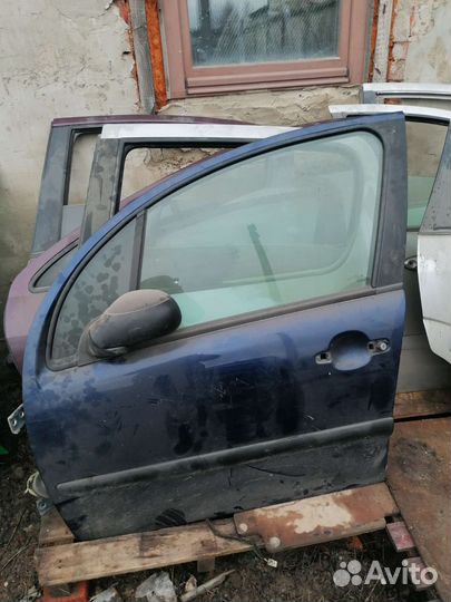 Дверь левая citroenс3