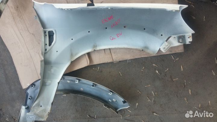 Ford Escape тайванец 2007-09 крыло левое