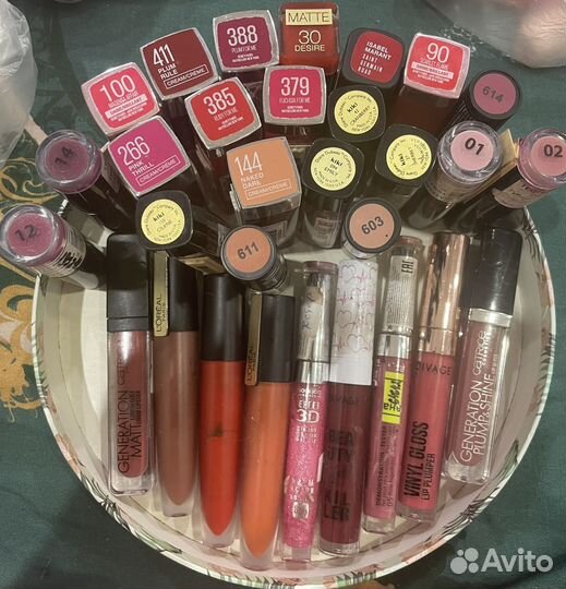 Блеск для губ, помада