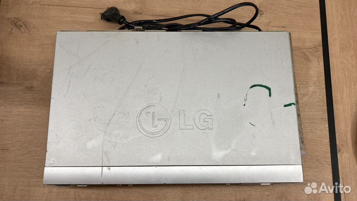 Видеомагнитофон lg