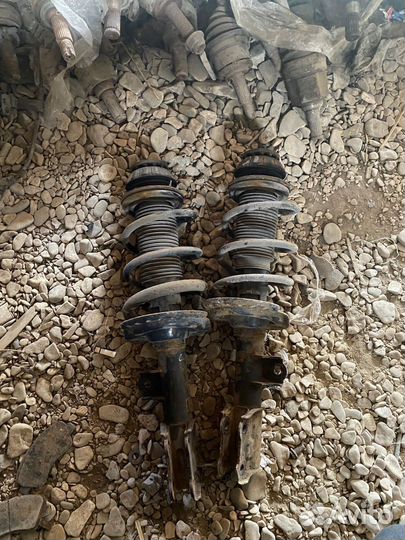 Передние Амортизаторы Hyundai Solaris