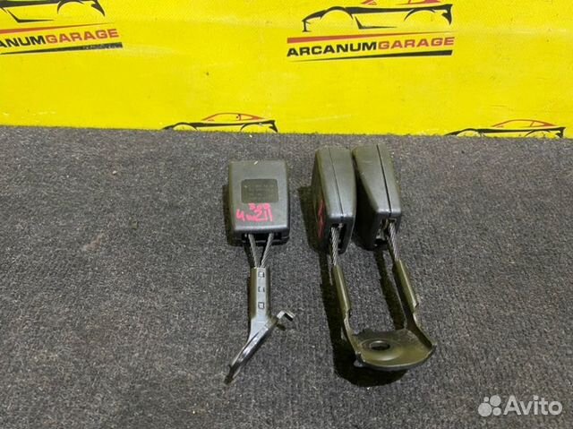 Замок ремня безопасности задний Mercedes 211 W211