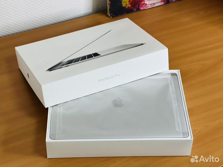 Macbook Pro 15 retina 2017 (состояние как новый)