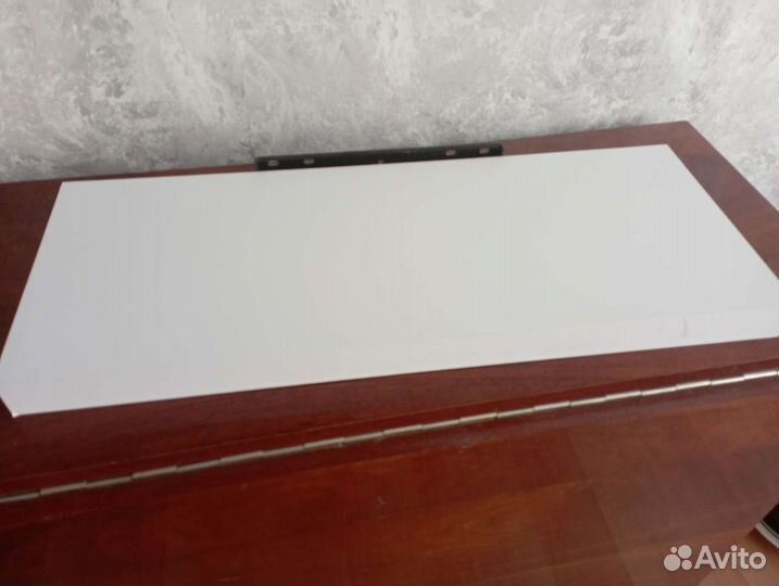 Полка со скрытыми креплениями