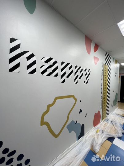 Роспись стен, нанесение логотипов