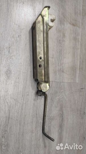 Домкрат штатный 90473038 на Opel Astra