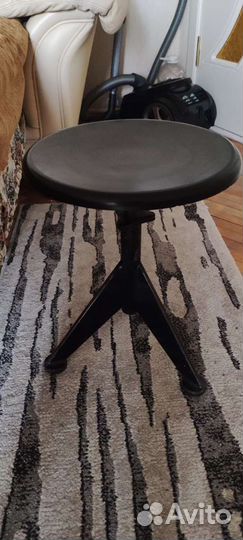 Стульчик для пианино б/у