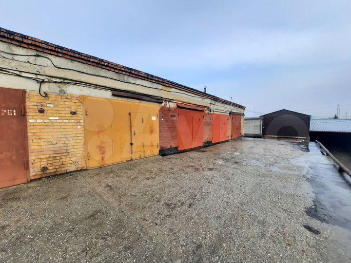 Гараж, > 30 м²