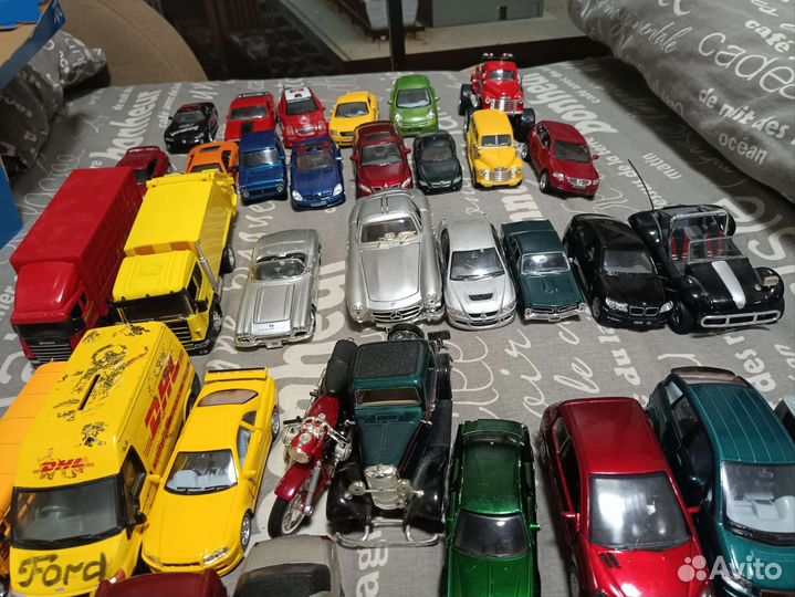 Металлические игрушечные машинки