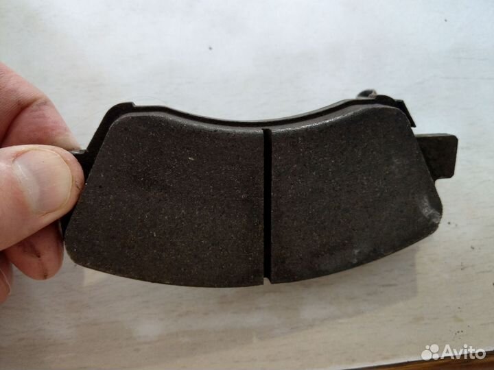 Тормозные колодки передние HI-Q