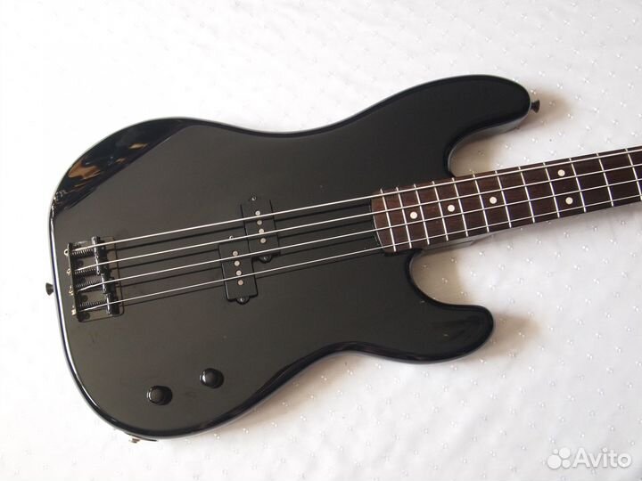Fender Precision Bass PB62-77 All Black 2004 japan