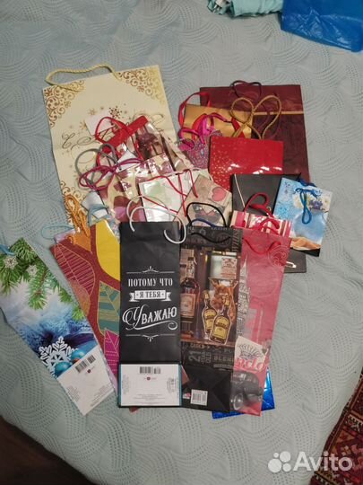 Подарочные бумажные пакеты