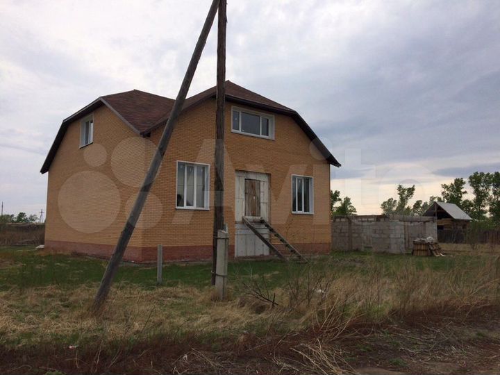 Коттедж 321 м² на участке 10 сот.