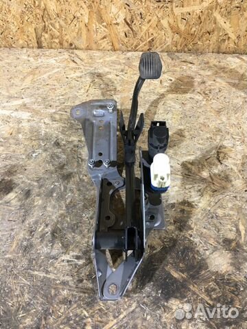 Педаль тормоза Ford Focus 2