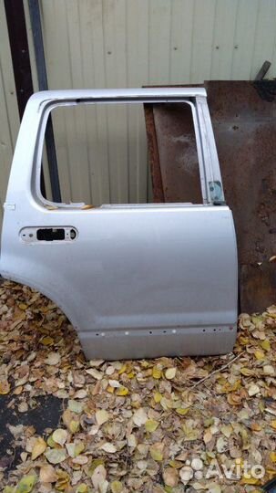Дверь задняя правая для Ford America Explorer 2001