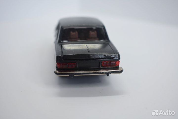 Волга газ 3102 Модель 1:43