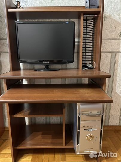 Компьютерный стол