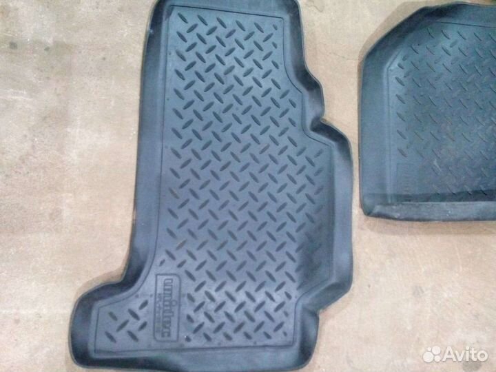 Автомобильные коврики на Toyota land cruiser