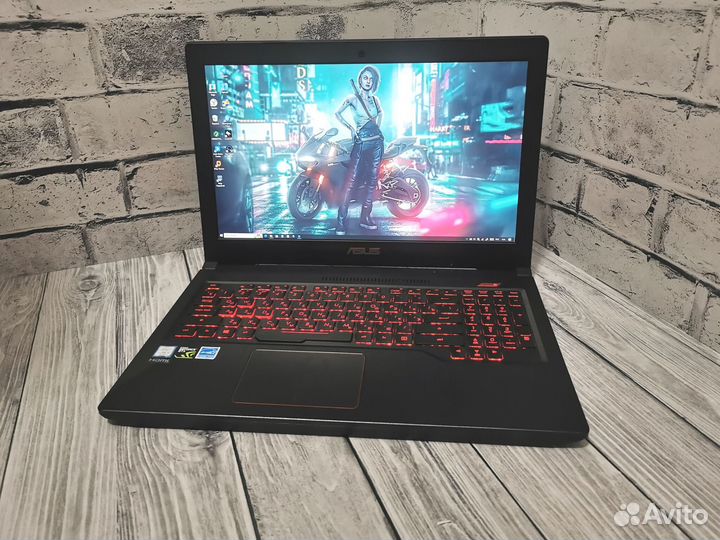 Игровой ноутбук Asus Gtx 1050/Core i5/SSD