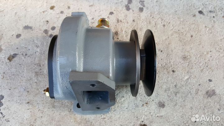 Водяной насос (помпа ) двигателя ямз-236