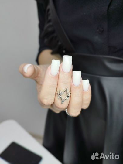 Наращивание ногтей, укрепление ногтей