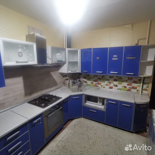 Кухонный гарнитур с техникой бу