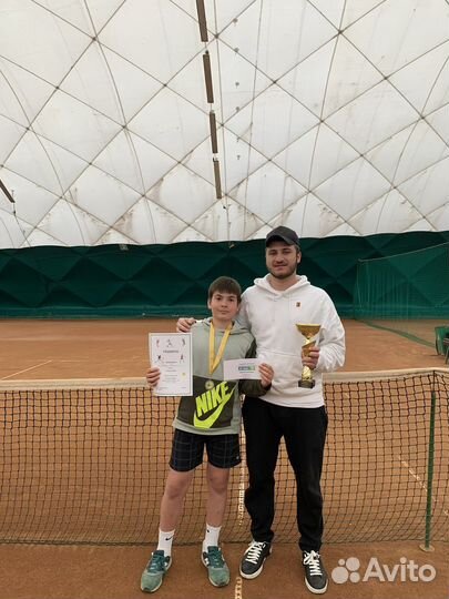 Тренер по большому теннису