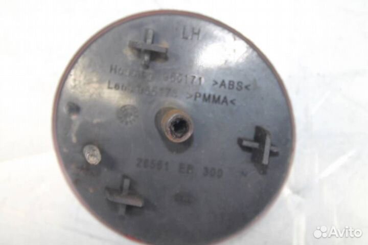 Отражатель в бампер задний левый Nissan Pathfinde