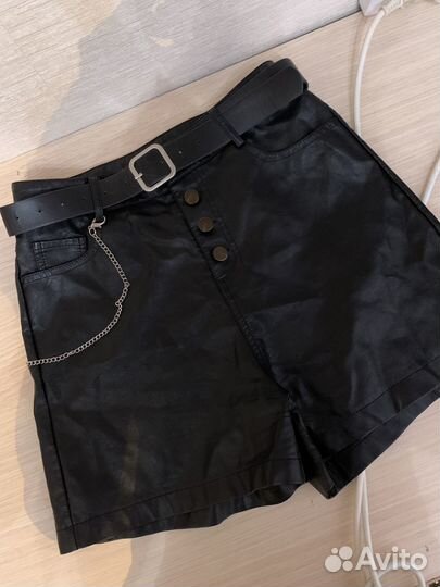 Кожаные шорты