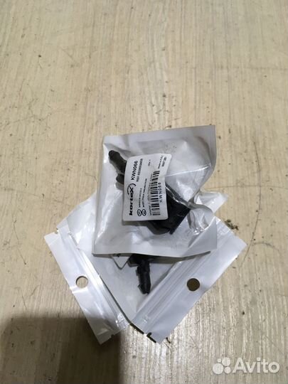 Форсунка омывателя лобового стекла Пассат B5