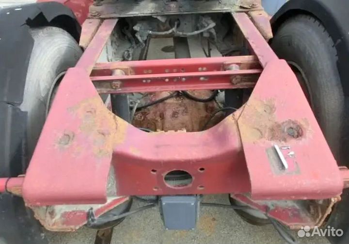 Pазбираем грузовик Renault Magnum II 1996-2001