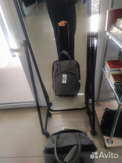 Сумка дорожная на колесах с выдвижной ручкой