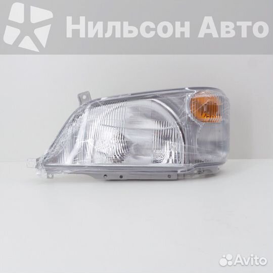 Фара toyota dyna с 1999 г в сборе с габаритом лева