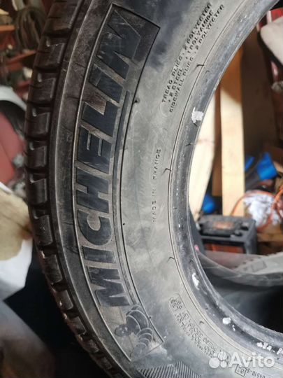 Michelin Agilis 51 215/70 R16