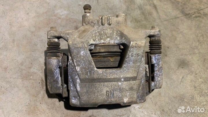 Суппорт тормозной передний правый Chevrolet Cruze