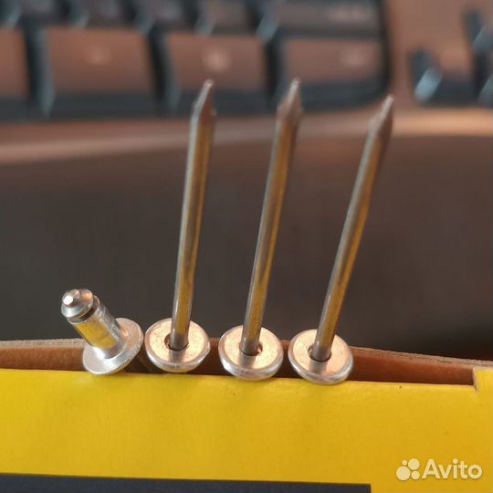 Заводские шильдики на технику. Вин наклейки. 1день