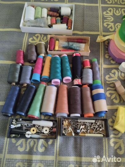 Швейная машина Чайка 142м