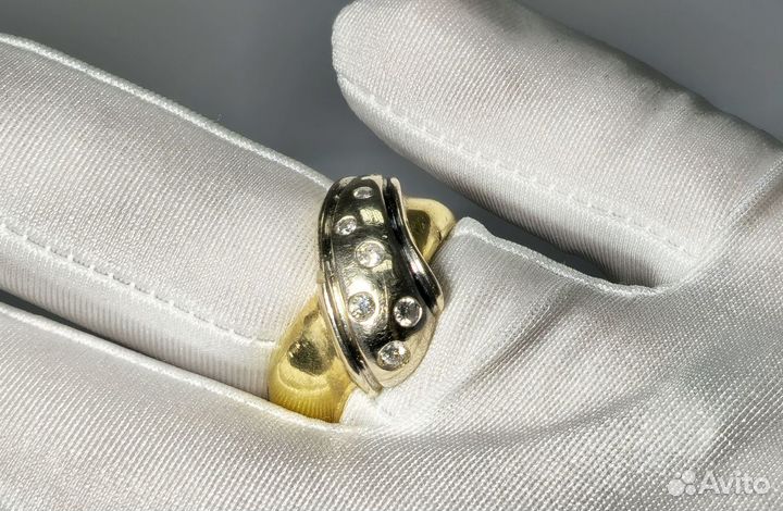 Золотое кольцо с бриллиантом 750 проба