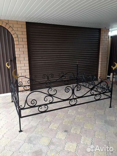 Мусульманские ограды. Садовые скамейки