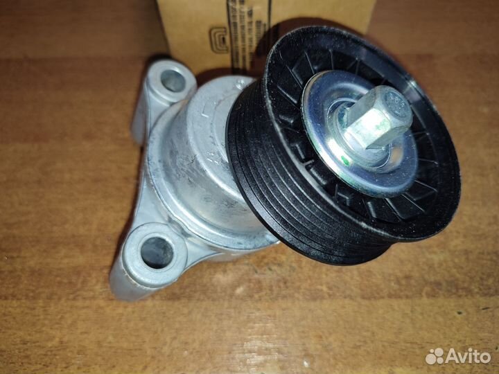 Ролик натяжитель Escalade 3, Tahoe gmt900, Hummer