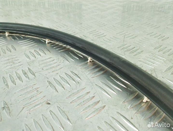 Уплотнитель багажника Land Rover Range Rover L322