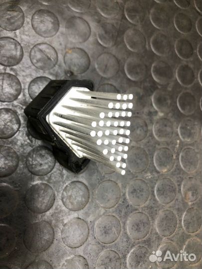 Регулятор вентилятора Range Rover Vogue 3