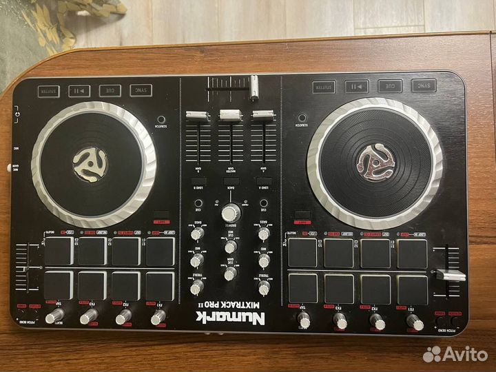 Dj контролер mixtrack pro 2