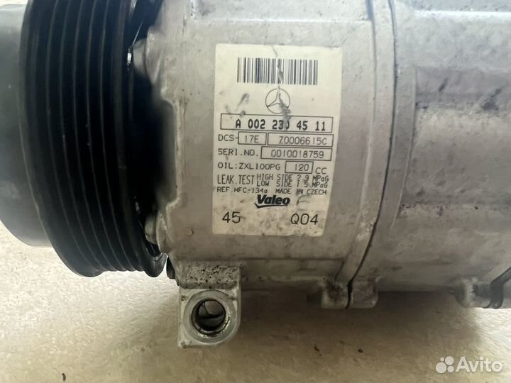 Компрессор кондиционера на Мерседес w204 w207
