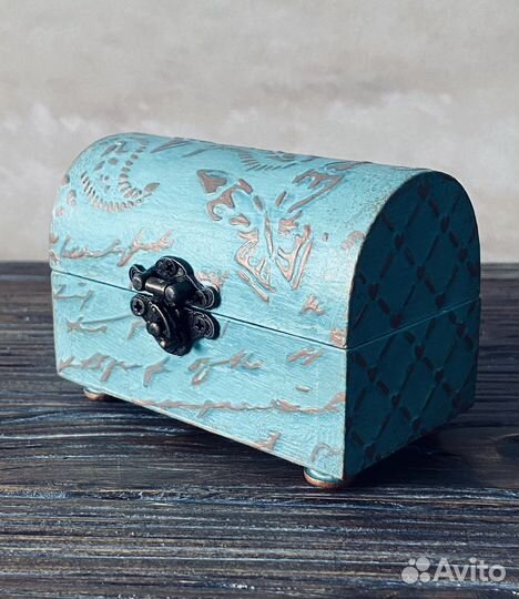 Зеркало и сундучок