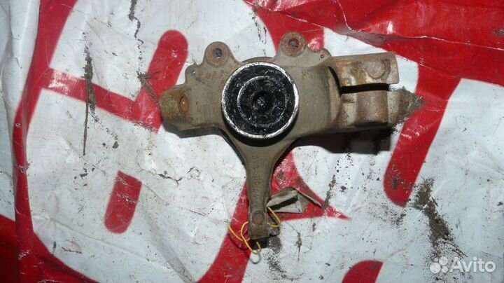 Кулак передний Ford Focus 2