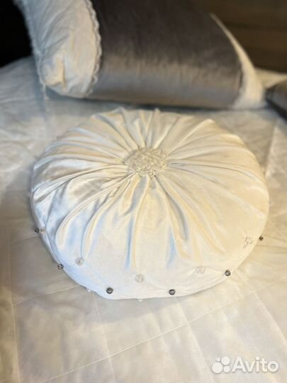 Покрывало и подушки на 1.60 кровать